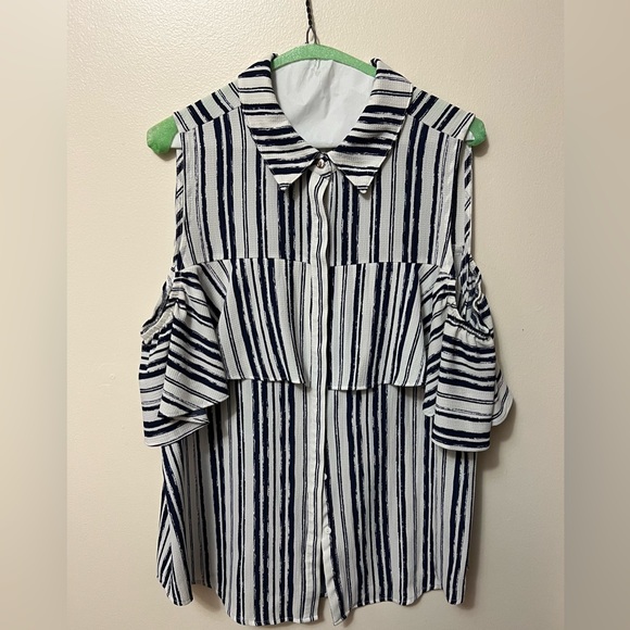 Super cute blue and white striped top. Size L.  Fun sleeves. - Picture 1 of 4